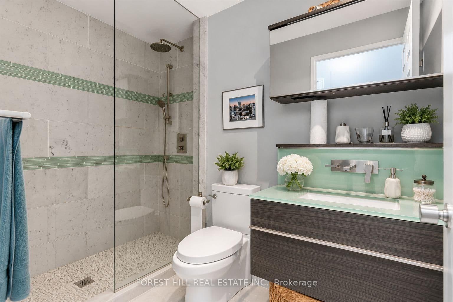 15 Mcmurrich Street, Unit PH01 thumbnail 28