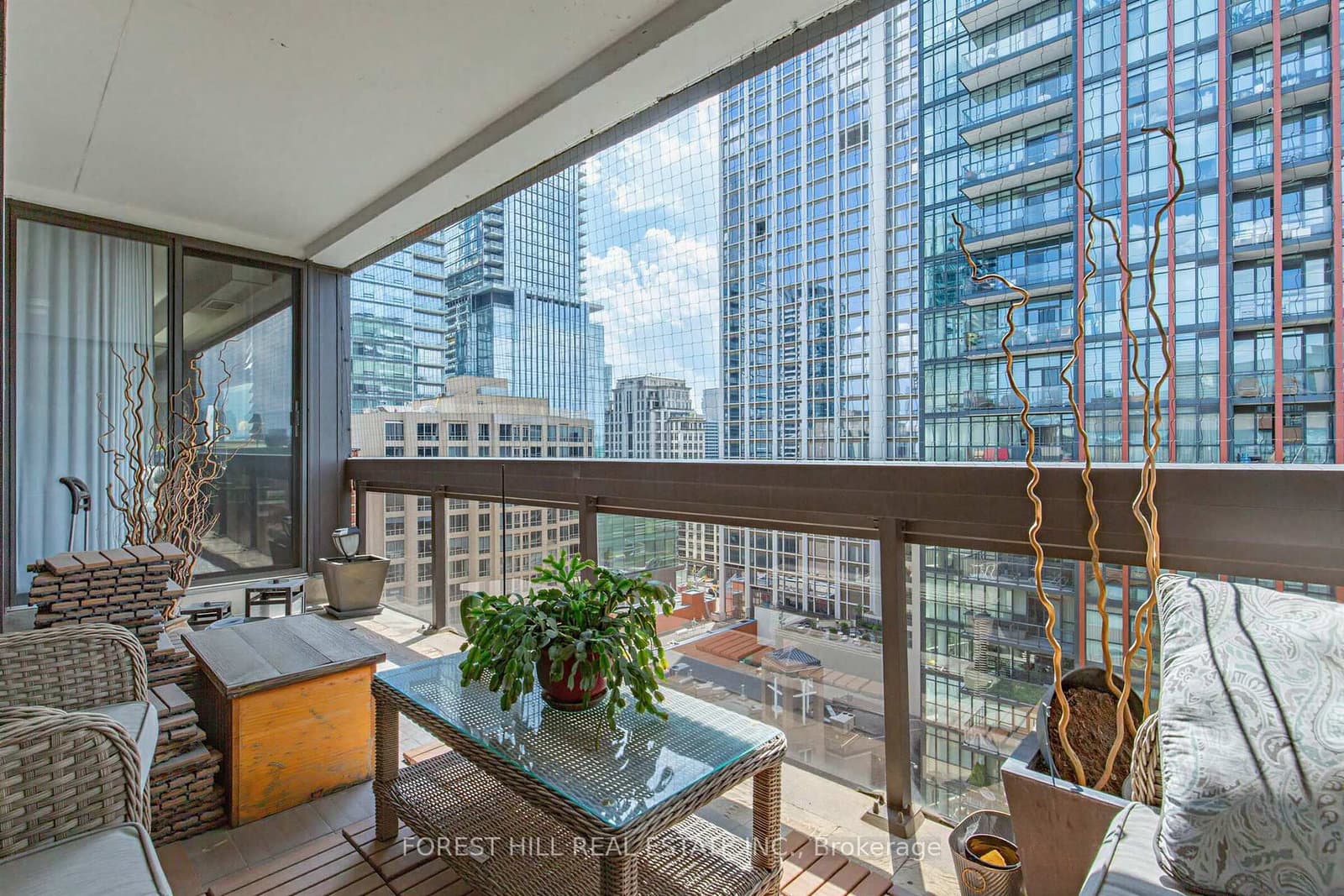 15 Mcmurrich Street, Unit PH01 thumbnail 30