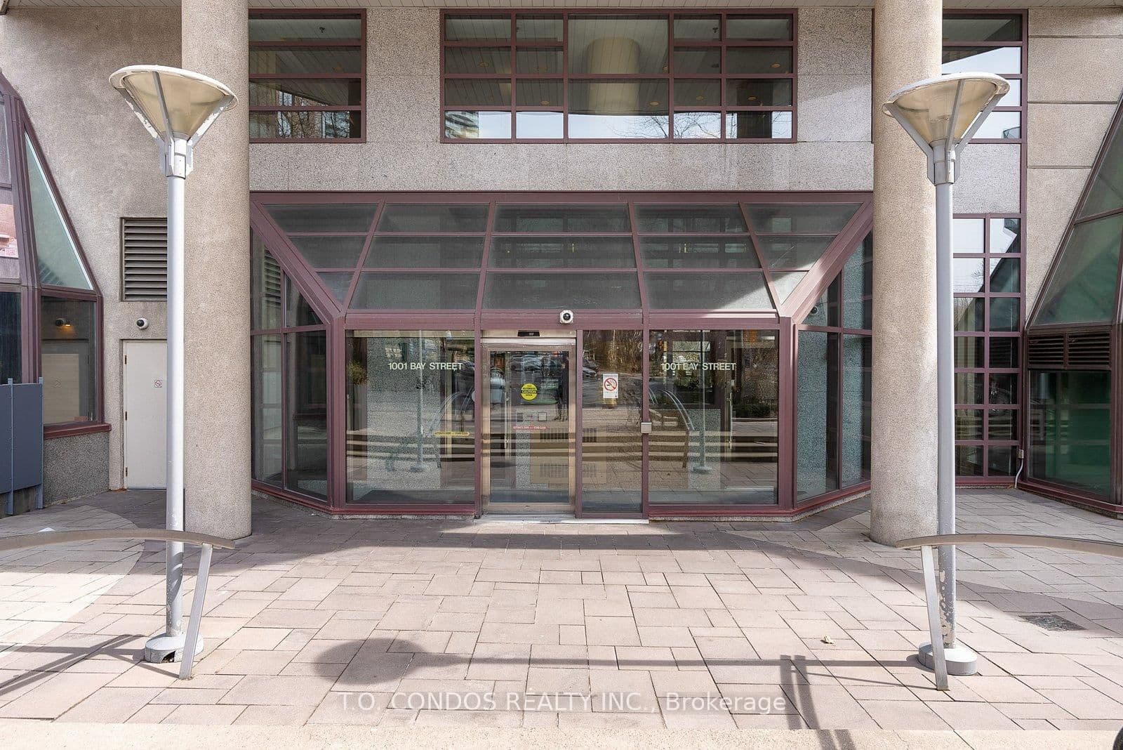 1001 Bay Street, Unit 809 thumbnail 2