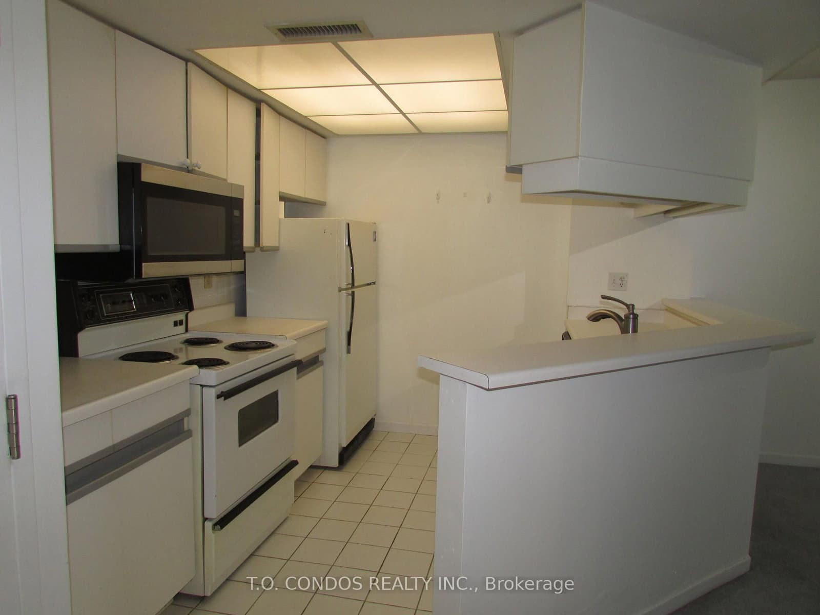 1001 Bay Street, Unit 809 thumbnail 3