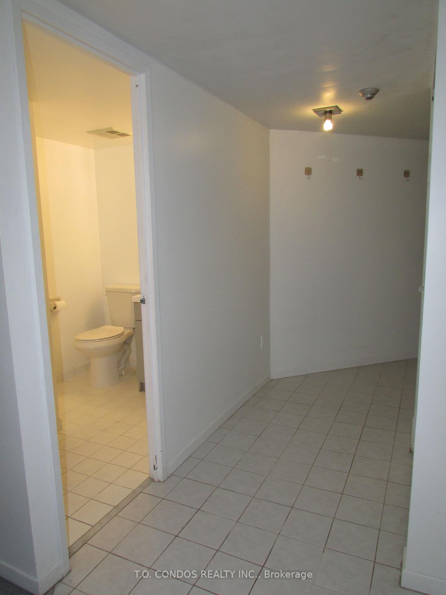 1001 Bay Street, Unit 809 thumbnail 4