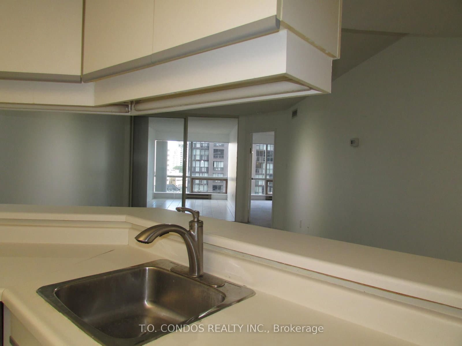 1001 Bay Street, Unit 809 thumbnail 7