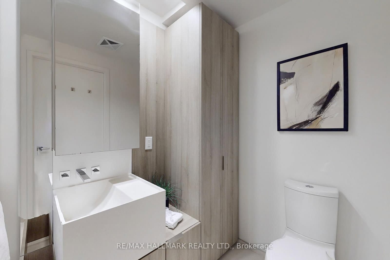 1 Bloor Street E, Unit 520 thumbnail 12