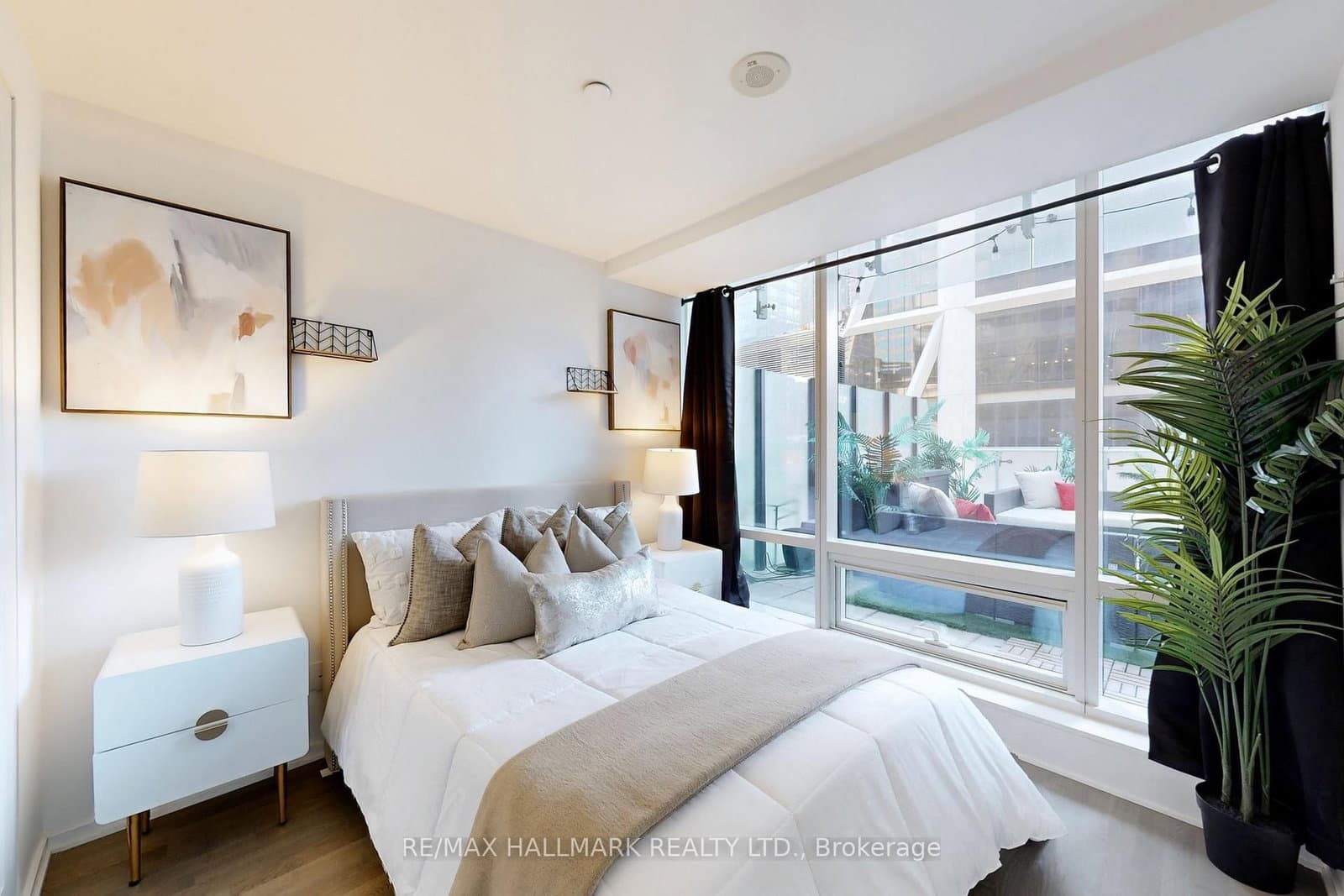 1 Bloor Street E, Unit 520 thumbnail 13