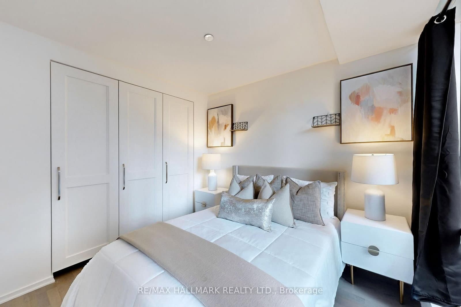 1 Bloor Street E, Unit 520 thumbnail 14