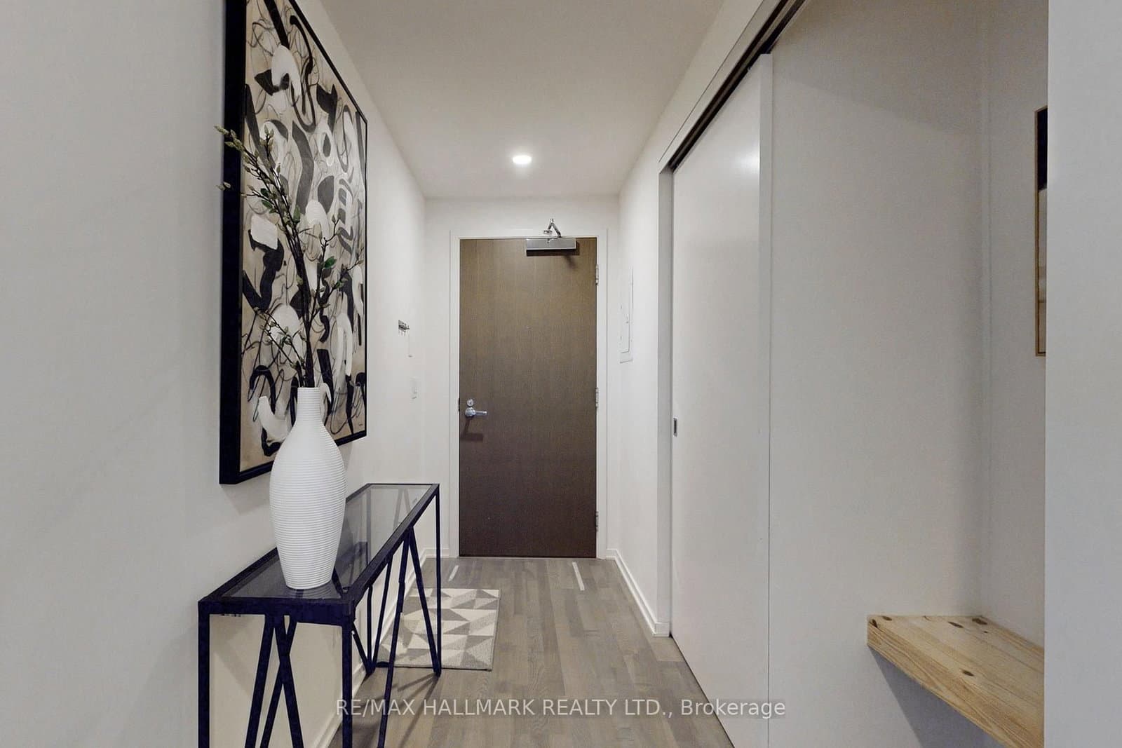 1 Bloor Street E, Unit 520 thumbnail 18