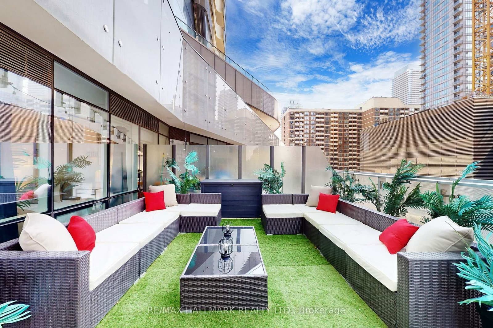 1 Bloor Street E, Unit 520 thumbnail 19