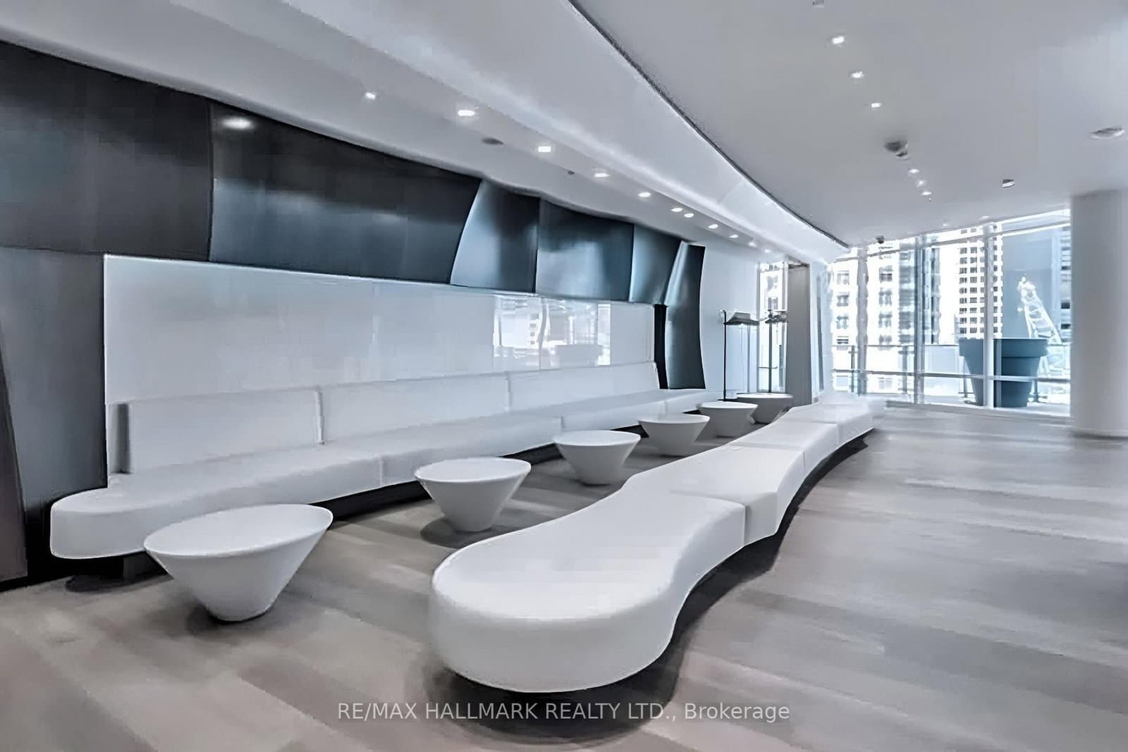 1 Bloor Street E, Unit 520 thumbnail 27