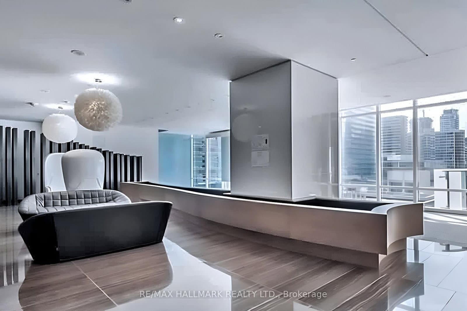 1 Bloor Street E, Unit 520 thumbnail 32