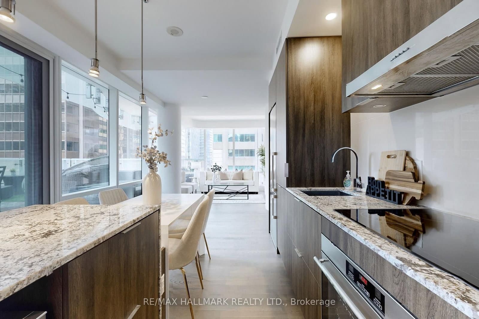 1 Bloor Street E, Unit 520 thumbnail 6