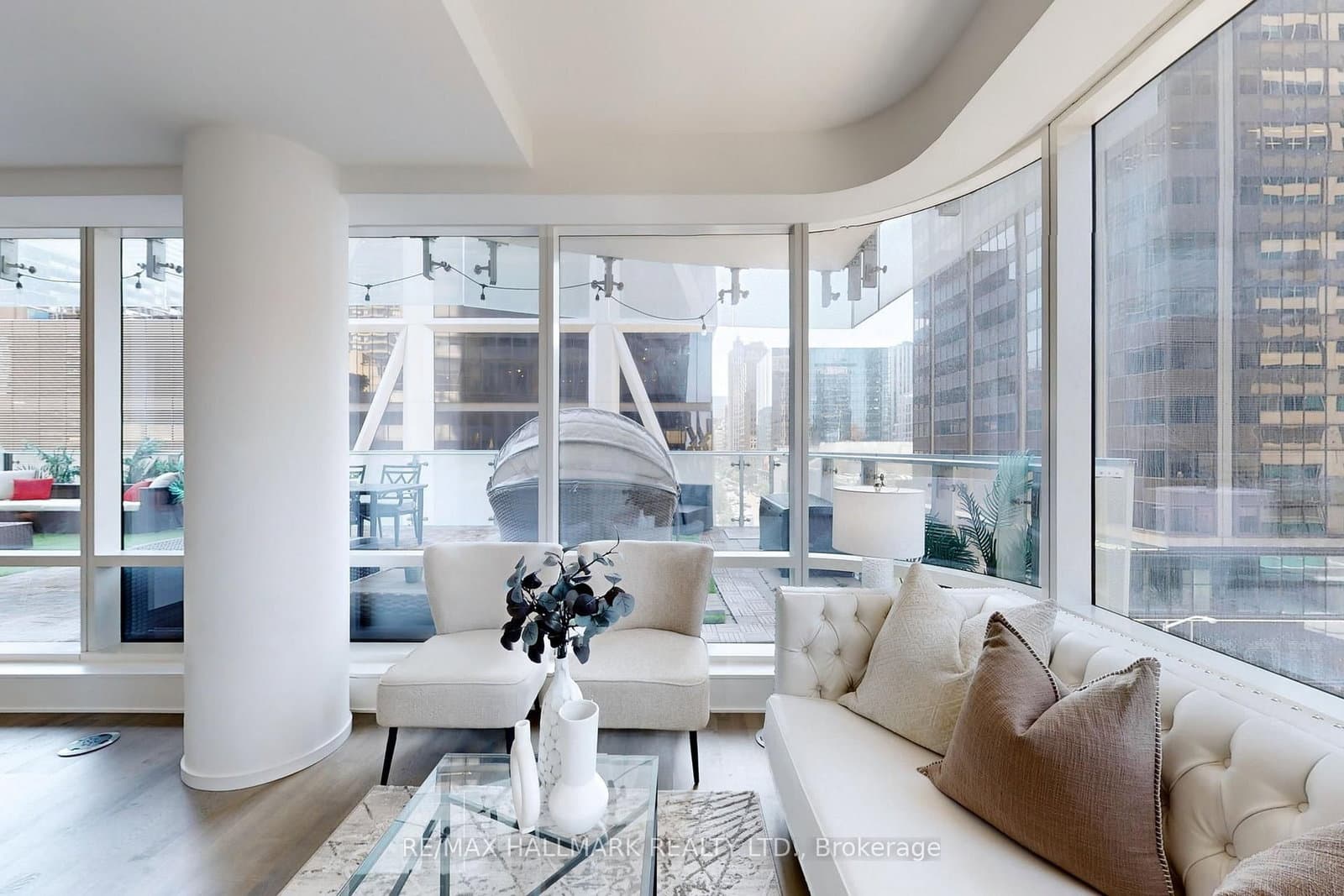 1 Bloor Street E, Unit 520 thumbnail 8