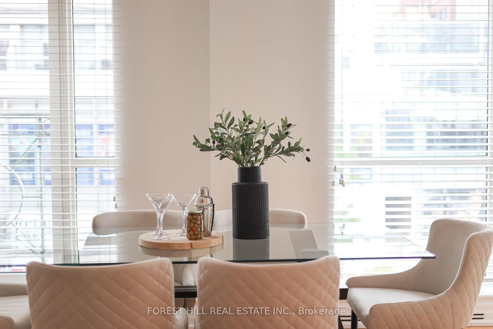 38 Avenue Road, Unit 305 thumbnail 12