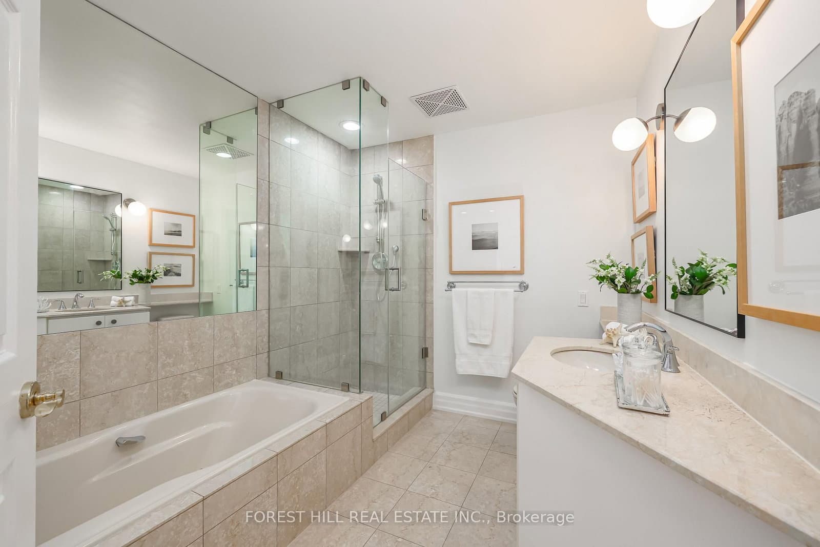 38 Avenue Road, Unit 305 thumbnail 21