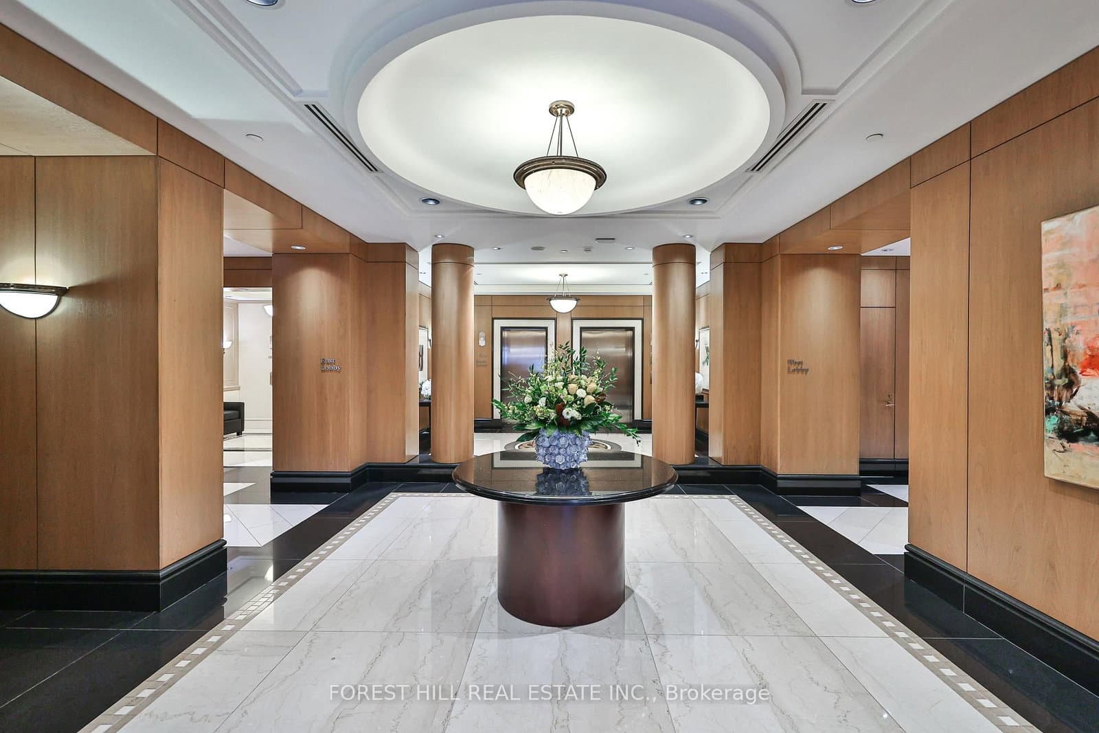 38 Avenue Road, Unit 305 thumbnail 3
