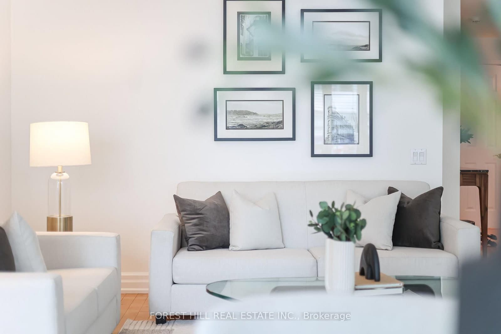 38 Avenue Road, Unit 305 thumbnail 9