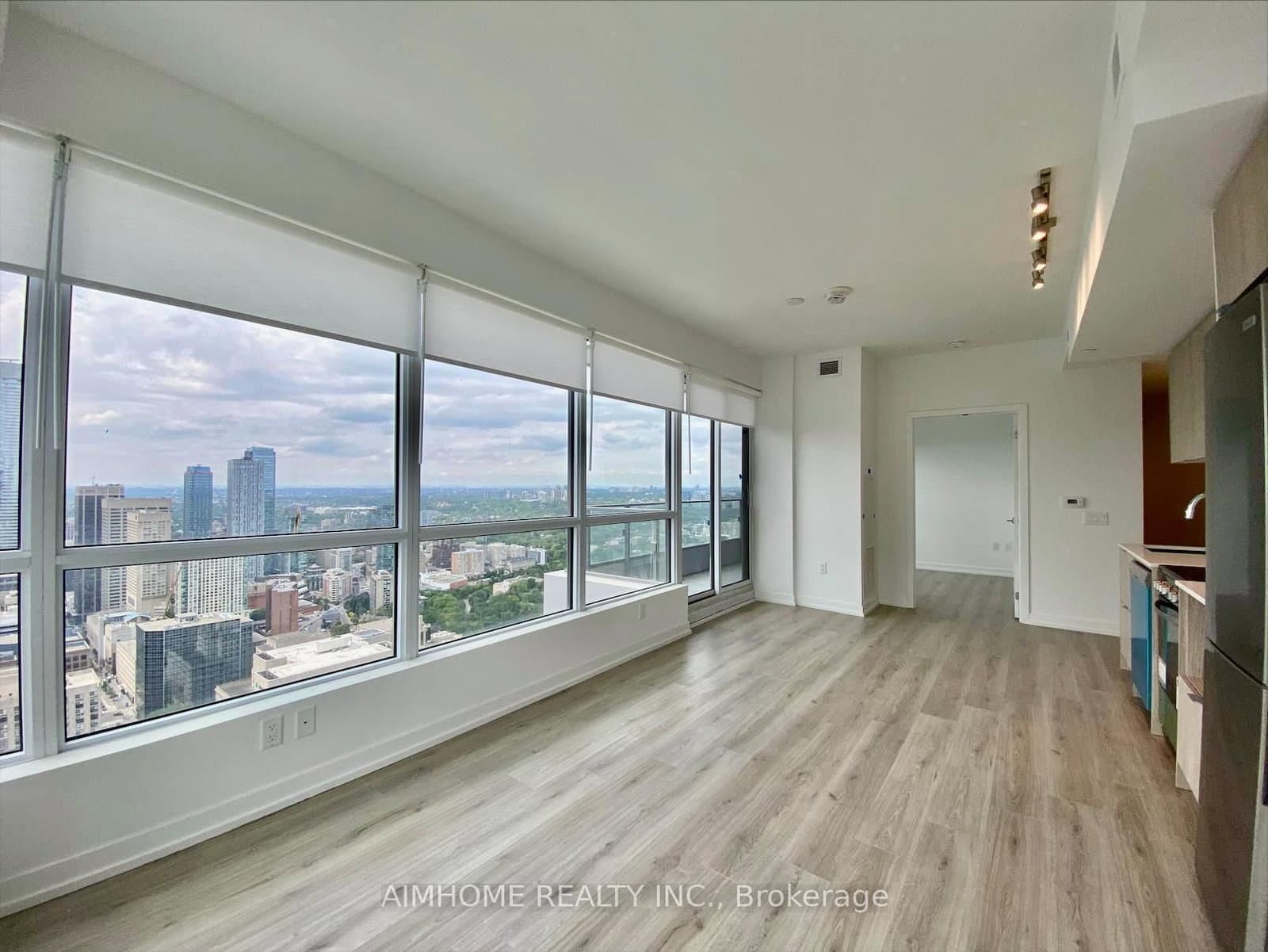 395 Bloor Street E, Unit 4902 thumbnail 4