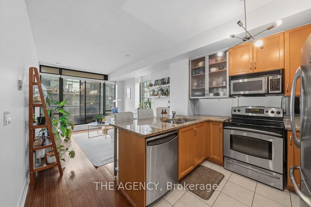 438 King Street W, Unit 1314 thumbnail 11