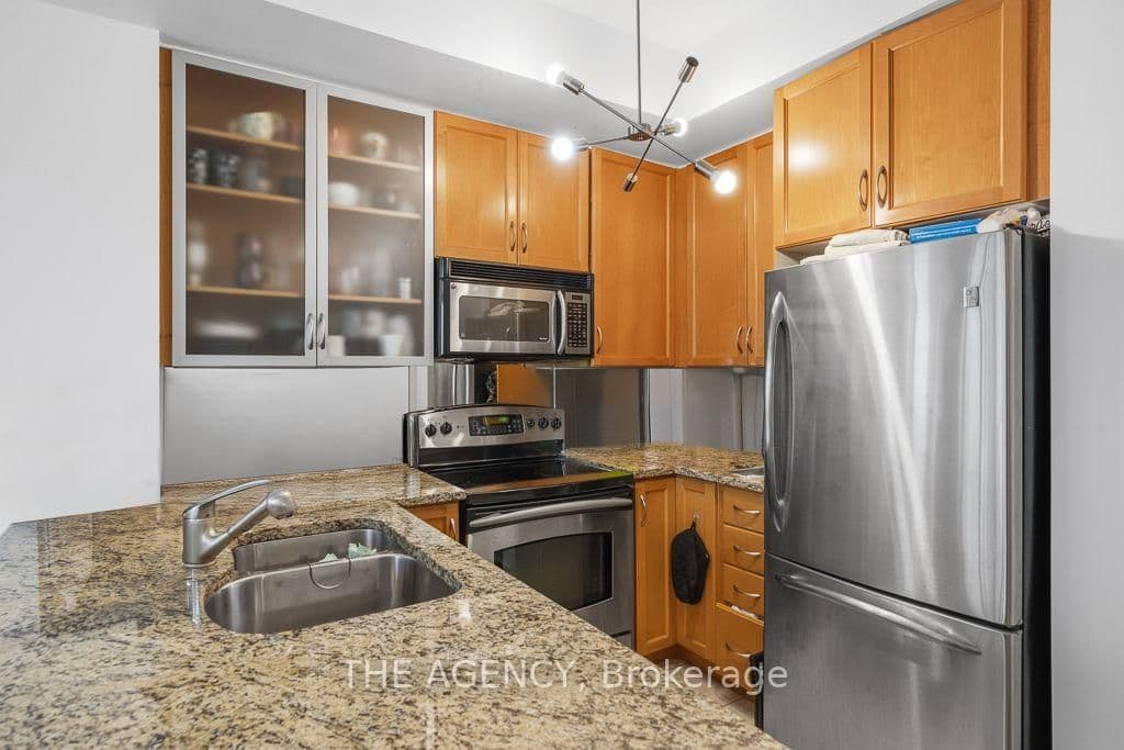 438 King Street W, Unit 1314 thumbnail 12