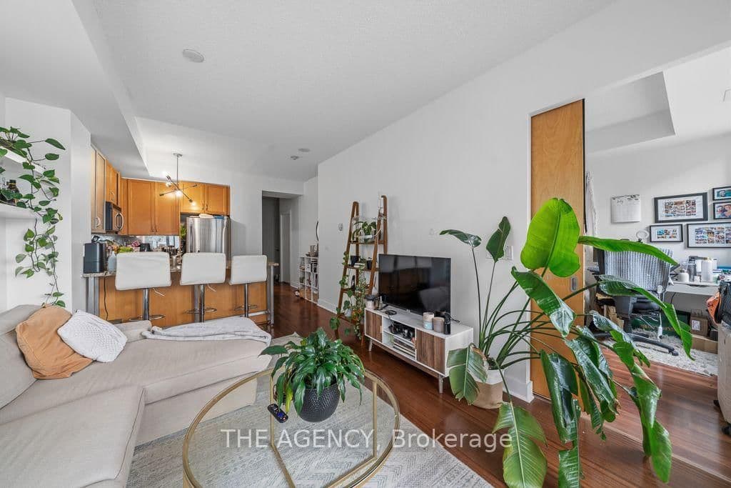 438 King Street W, Unit 1314 thumbnail 16
