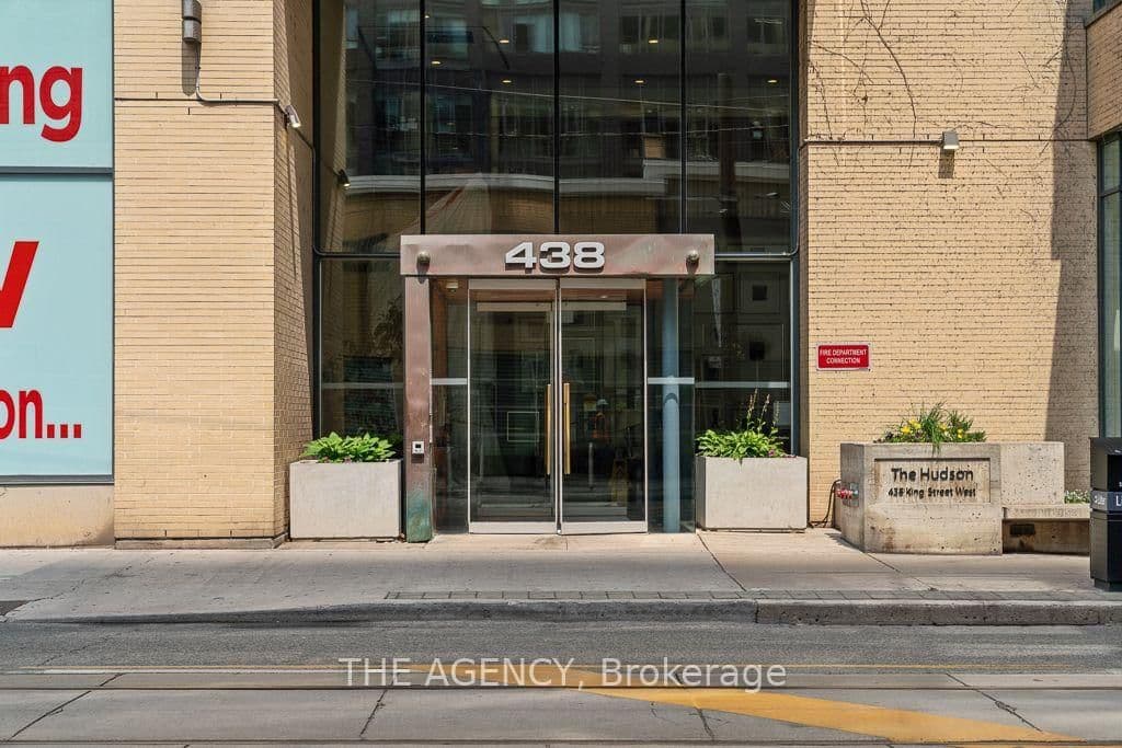 438 King Street W, Unit 1314 thumbnail 2