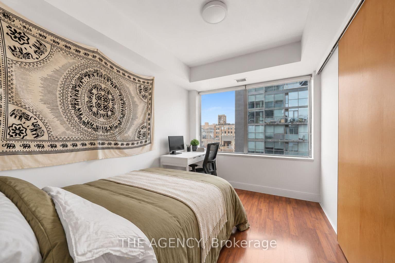 438 King Street W, Unit 1314 thumbnail 21