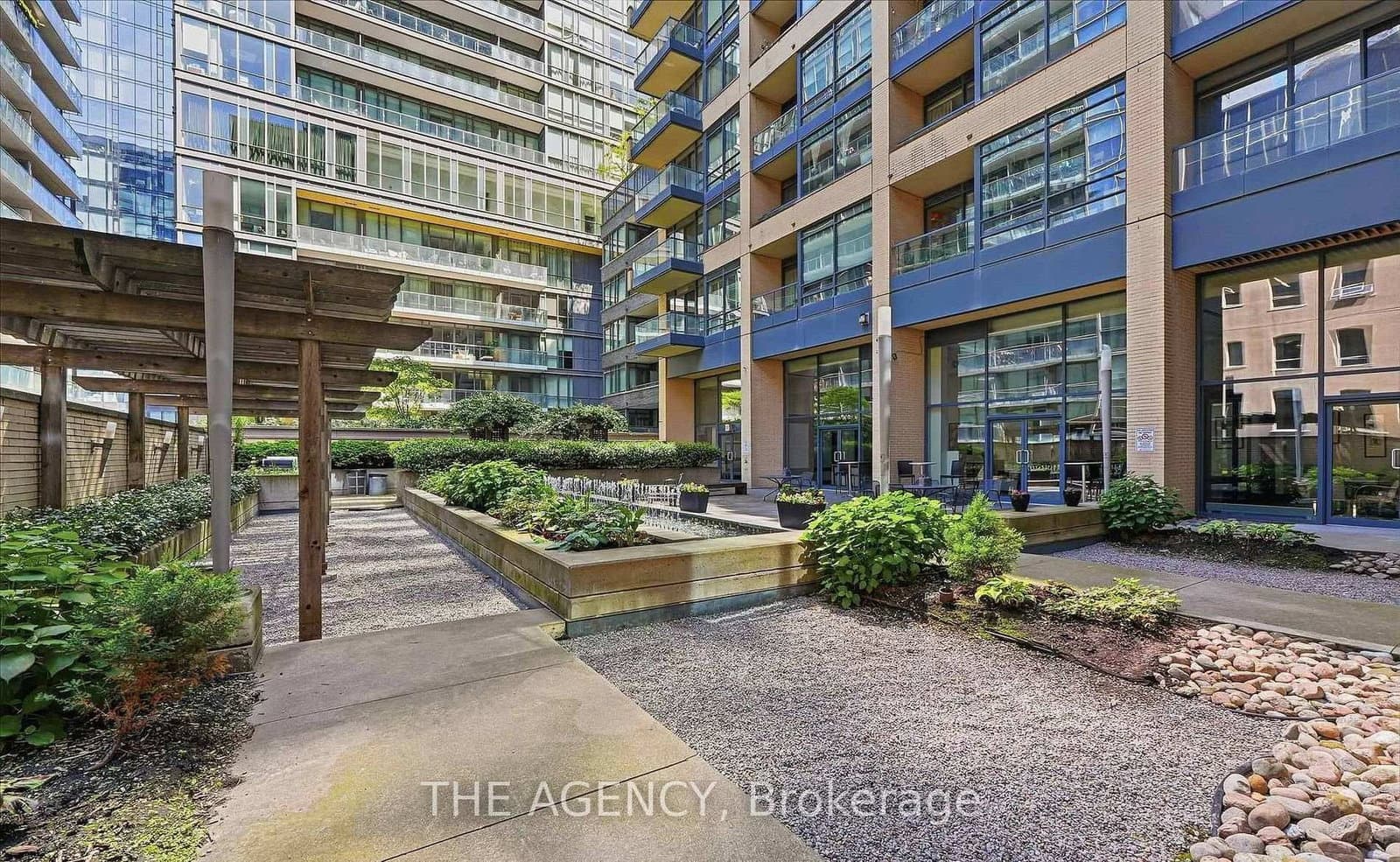 438 King Street W, Unit 1314 thumbnail 24