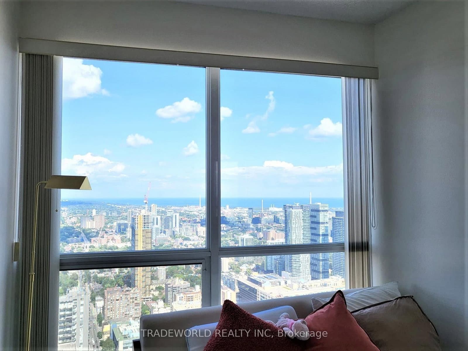 386 Yonge Street, Unit 5407 thumbnail 7