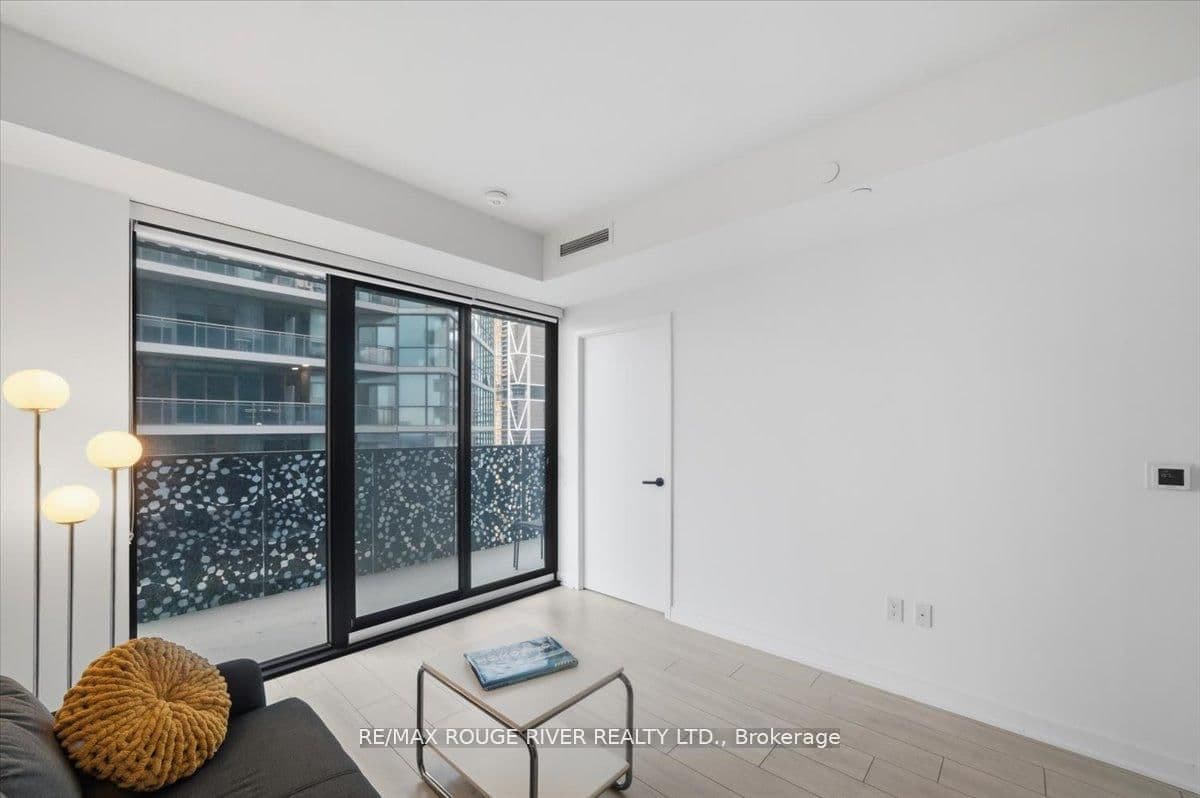 55 Charles Street E, Unit 3808 thumbnail 14