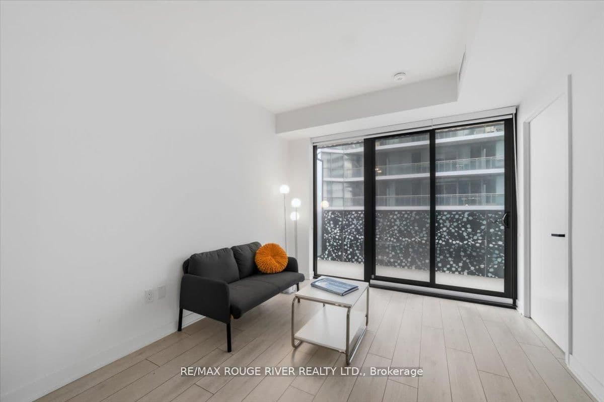55 Charles Street E, Unit 3808 thumbnail 15