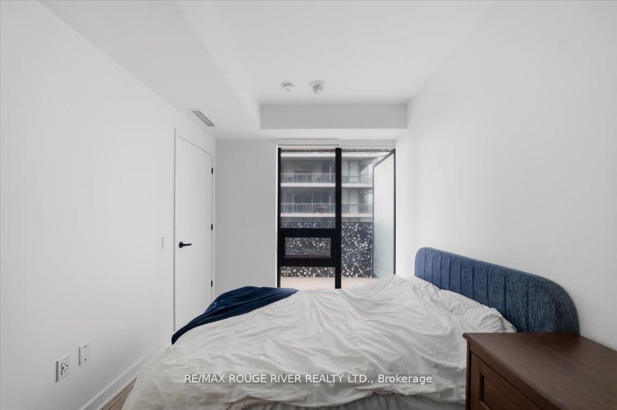 55 Charles Street E, Unit 3808 thumbnail 16