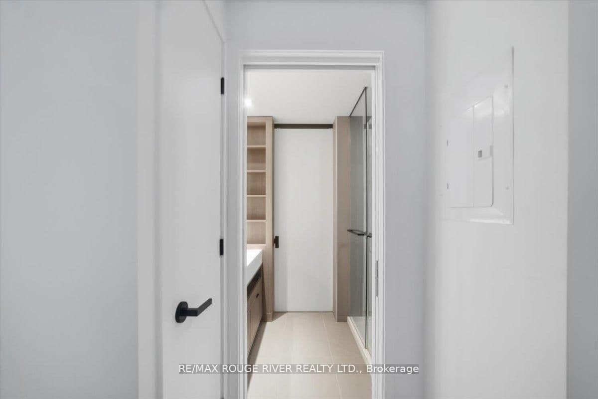 55 Charles Street E, Unit 3808 thumbnail 19