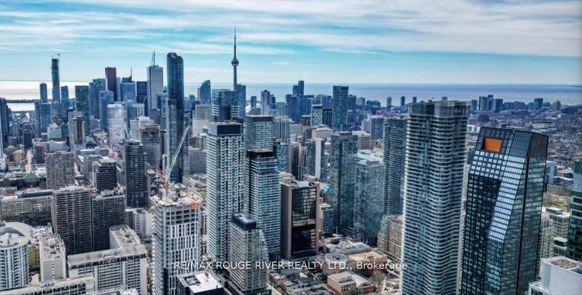 55 Charles Street E, Unit 3808 thumbnail 2