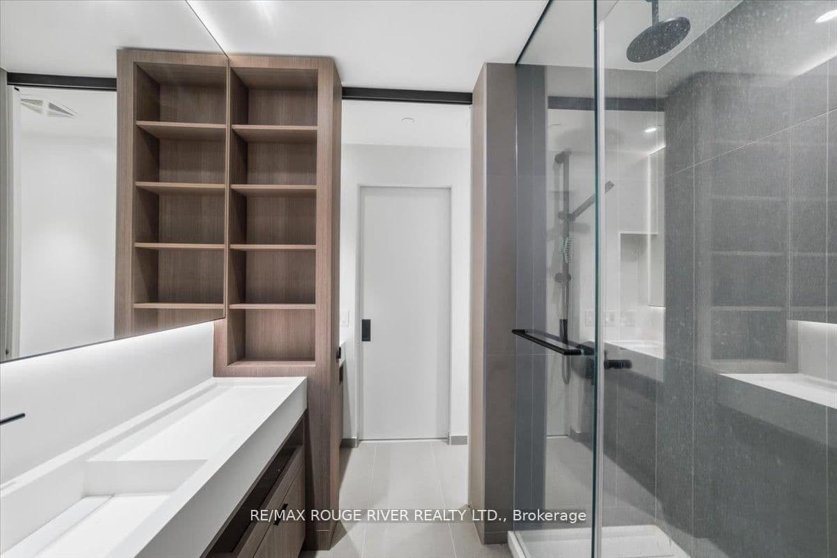 55 Charles Street E, Unit 3808 thumbnail 20