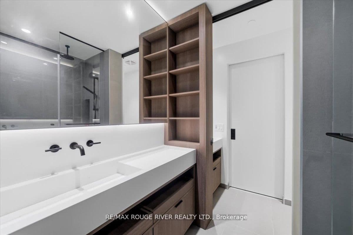 55 Charles Street E, Unit 3808 thumbnail 21
