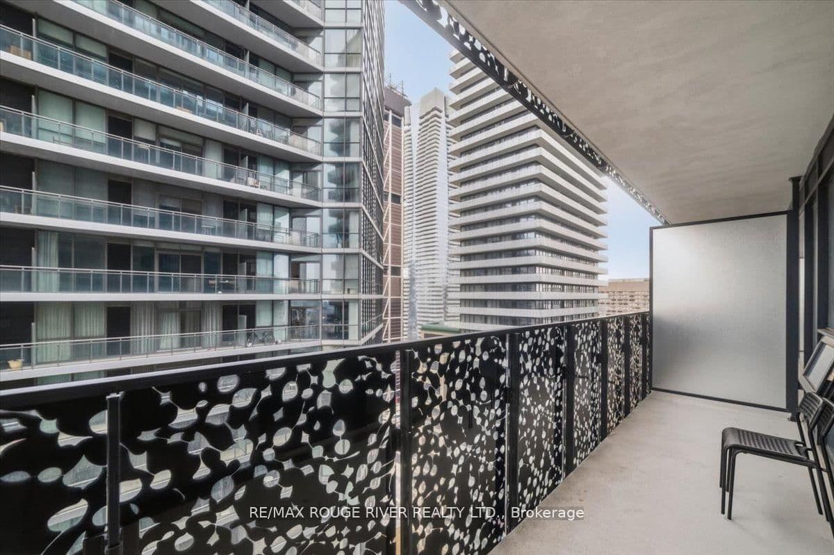 55 Charles Street E, Unit 3808 thumbnail 24