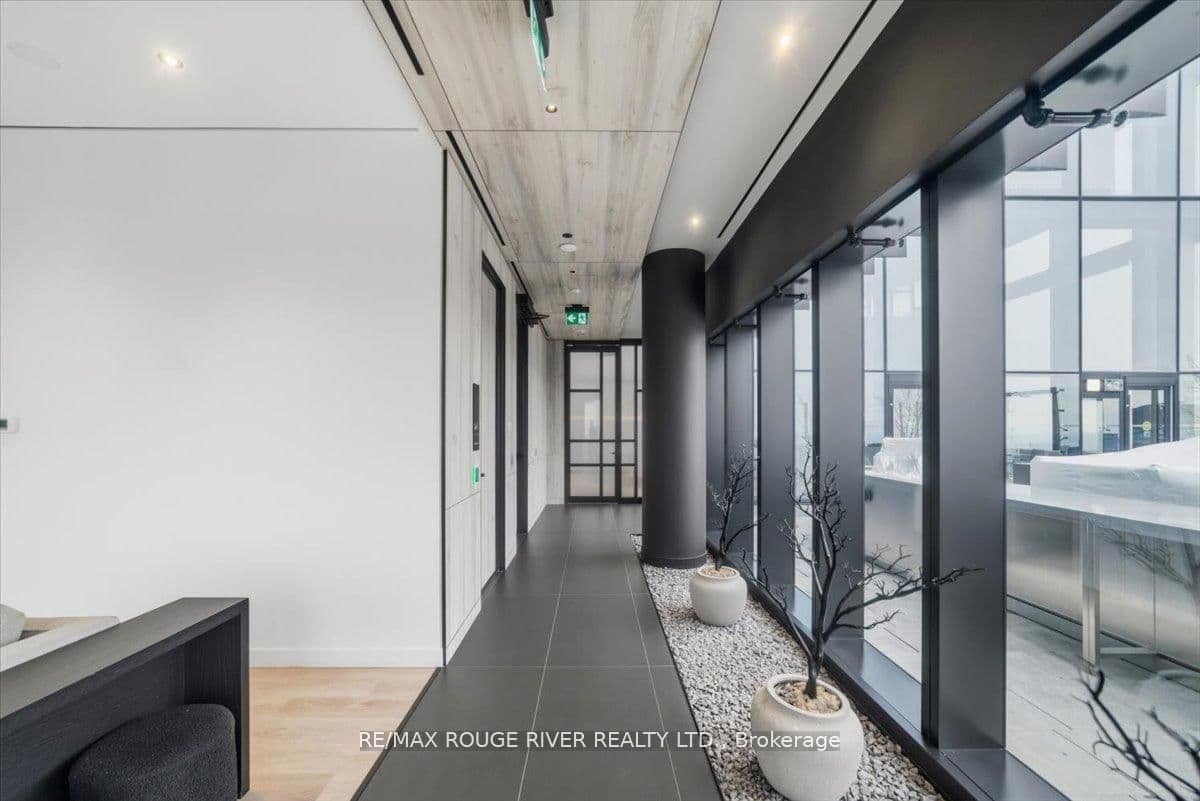 55 Charles Street E, Unit 3808 thumbnail 30