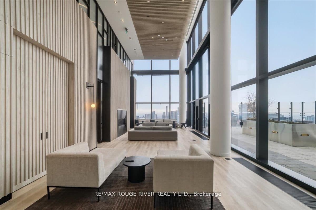55 Charles Street E, Unit 3808 thumbnail 32