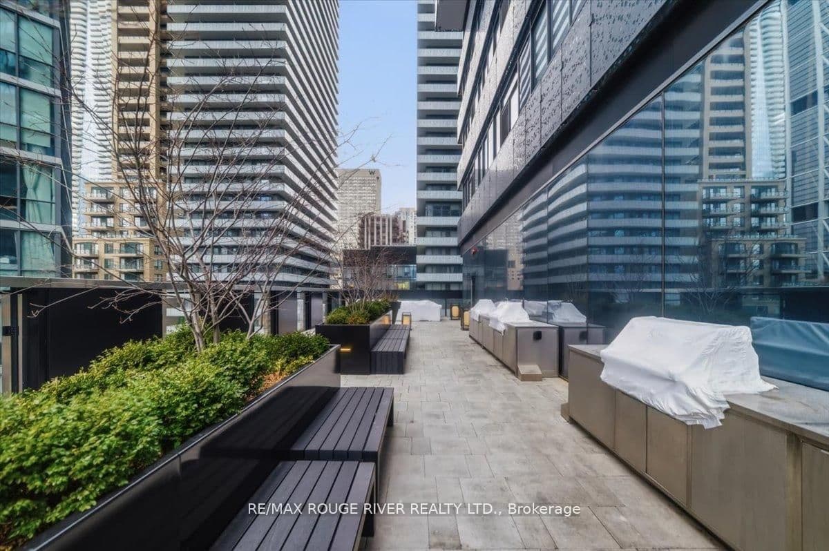 55 Charles Street E, Unit 3808 thumbnail 33