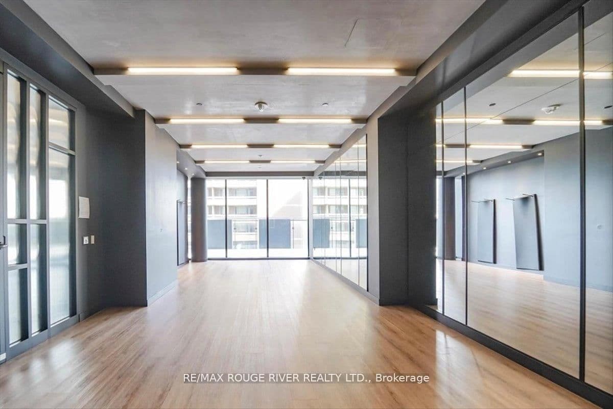 55 Charles Street E, Unit 3808 thumbnail 34