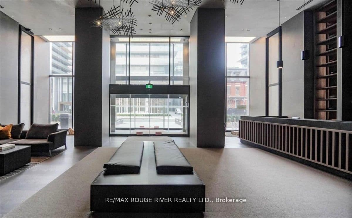 55 Charles Street E, Unit 3808 thumbnail 36