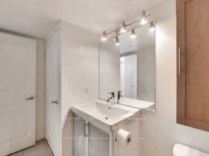 140 Bathurst Street, Unit 103 thumbnail 6