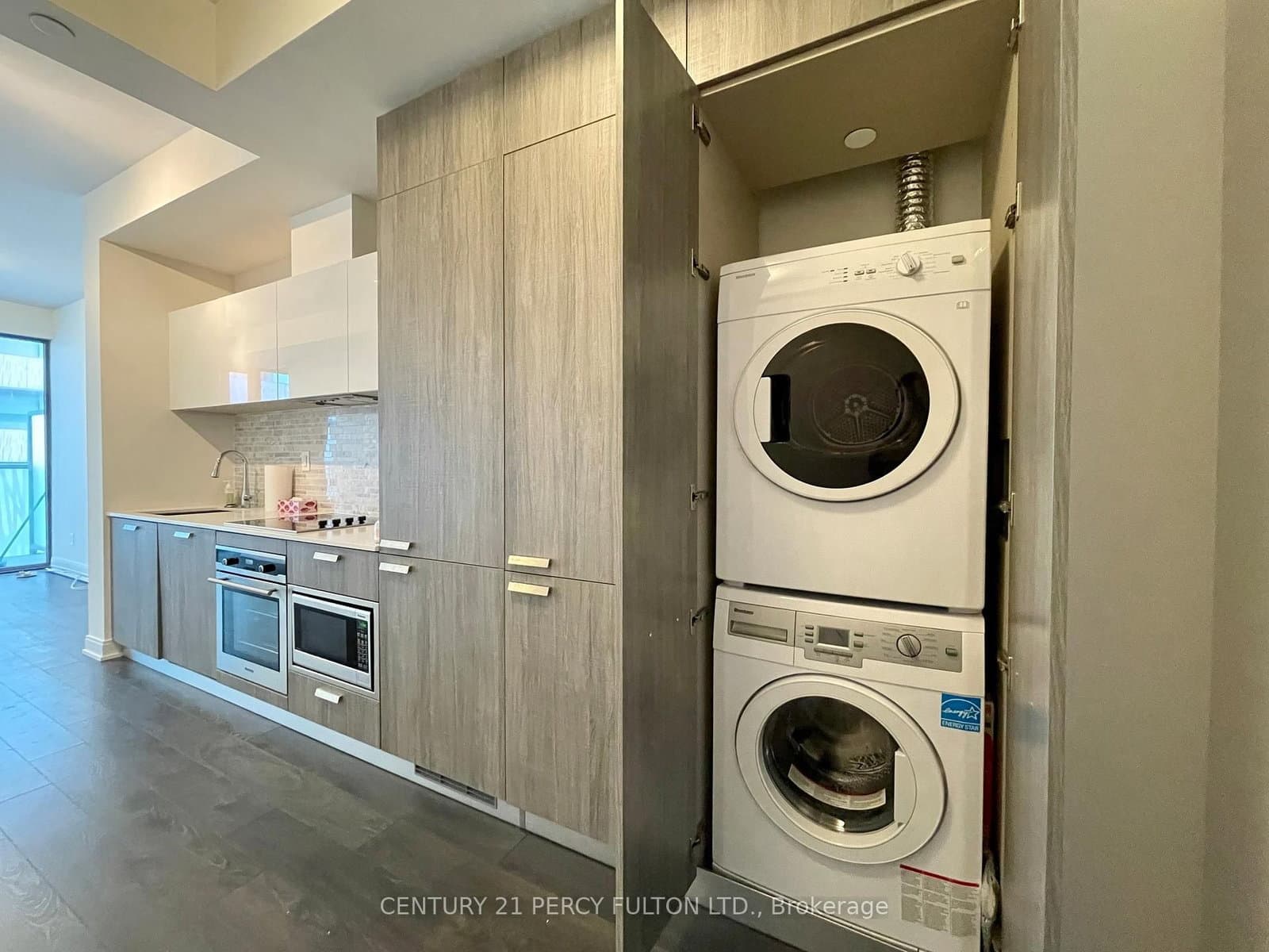50 Charles Street E, Unit 2108 thumbnail 3