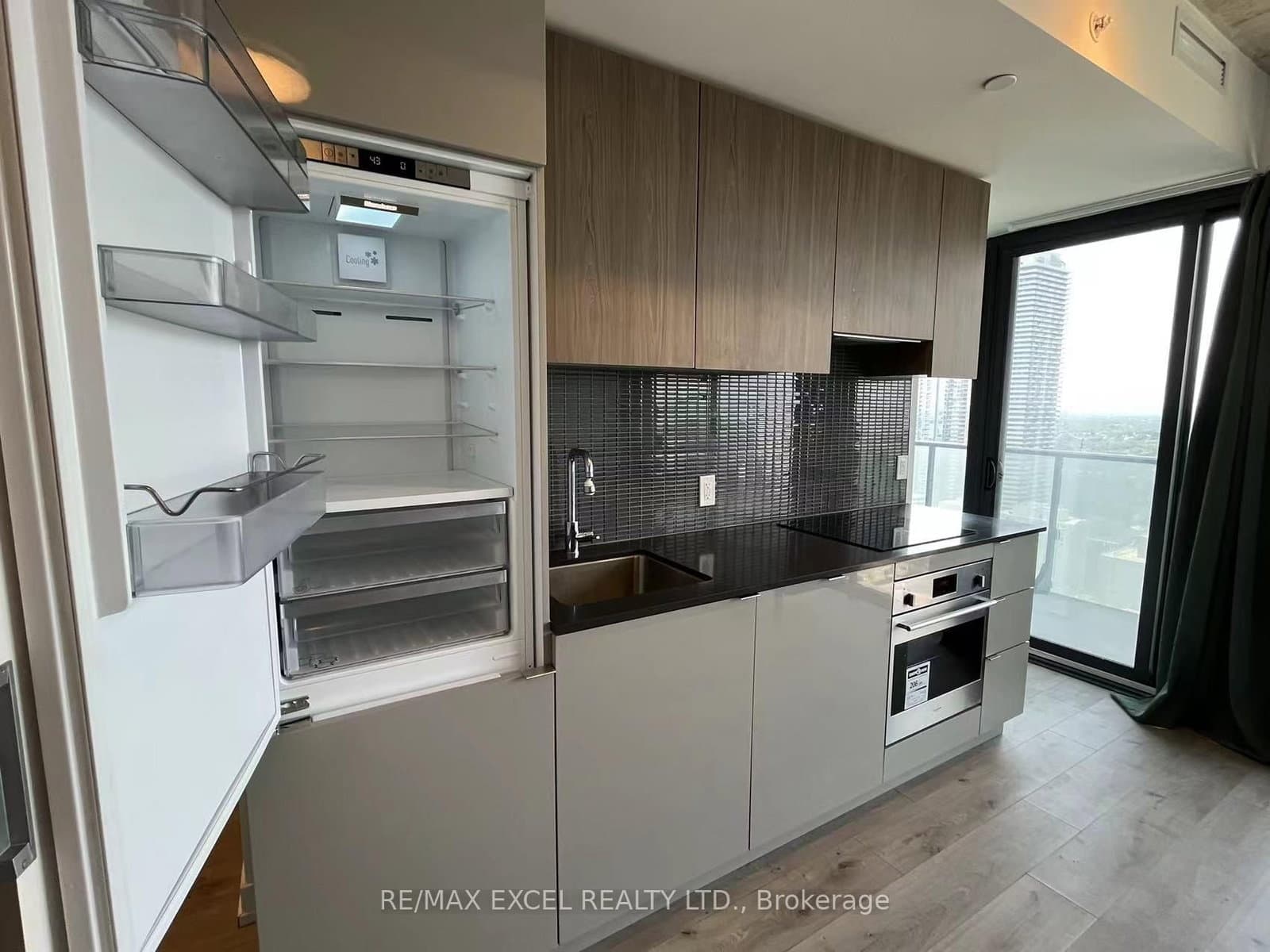 161 Roehampton Avenue, Unit 3702 thumbnail 12