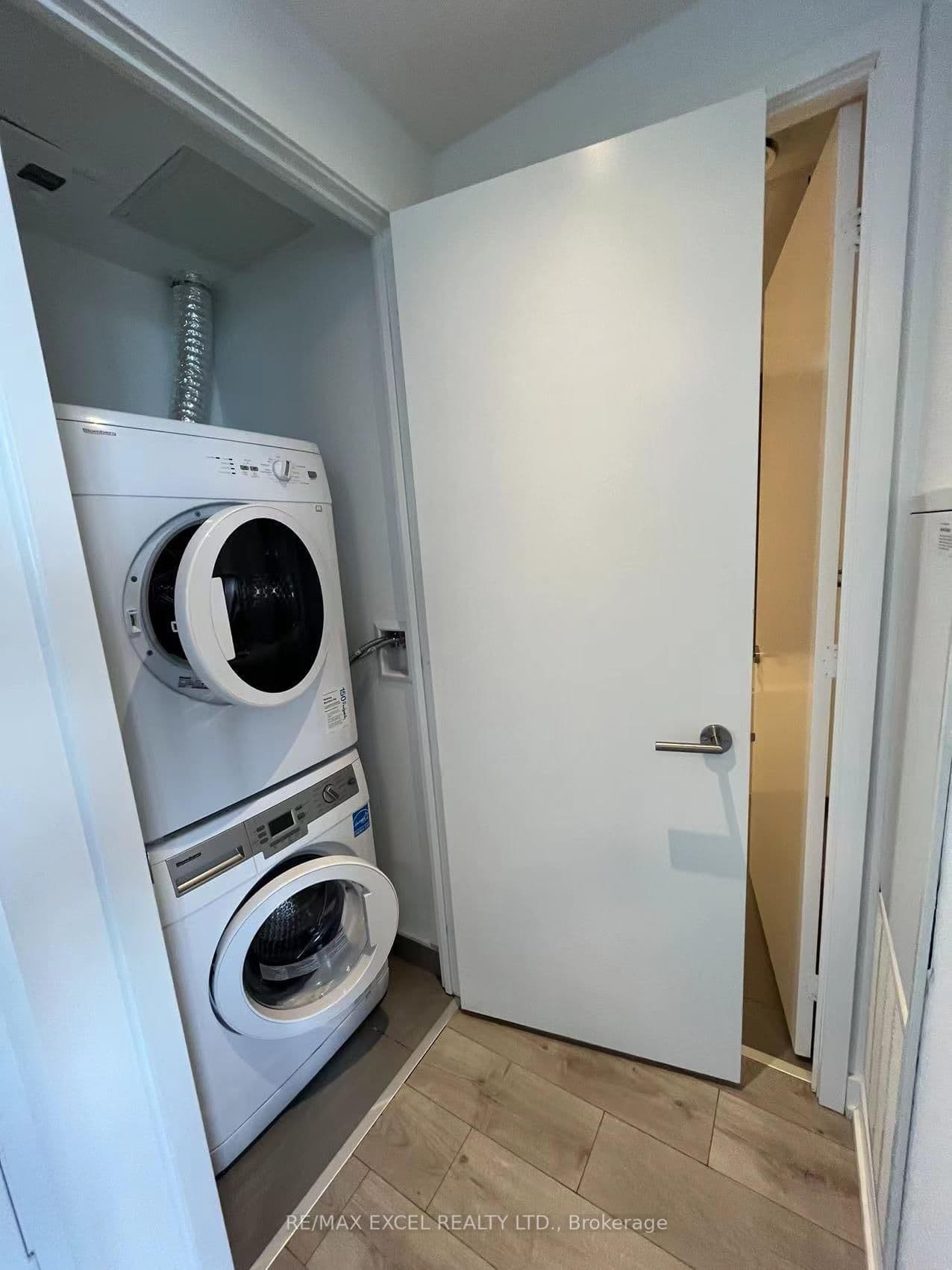 161 Roehampton Avenue, Unit 3702 thumbnail 22