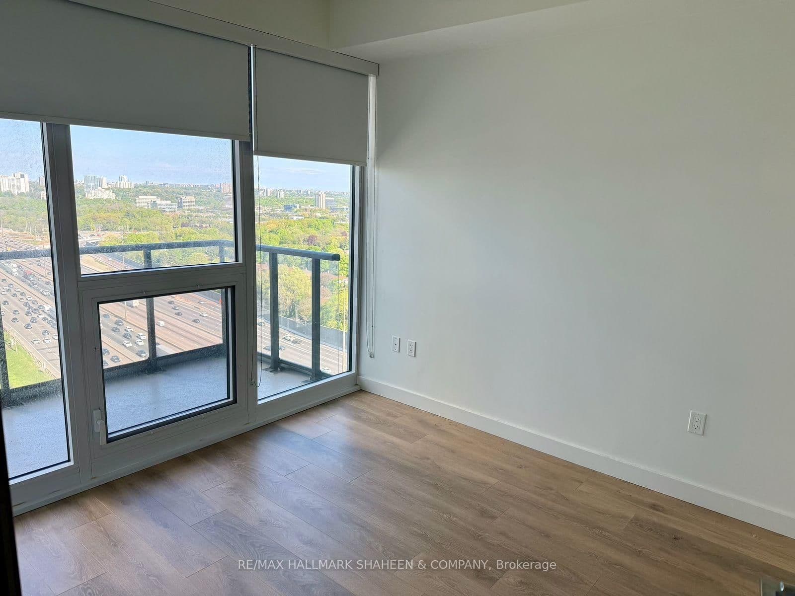85 McMahon Drive, Unit 2201 thumbnail 13