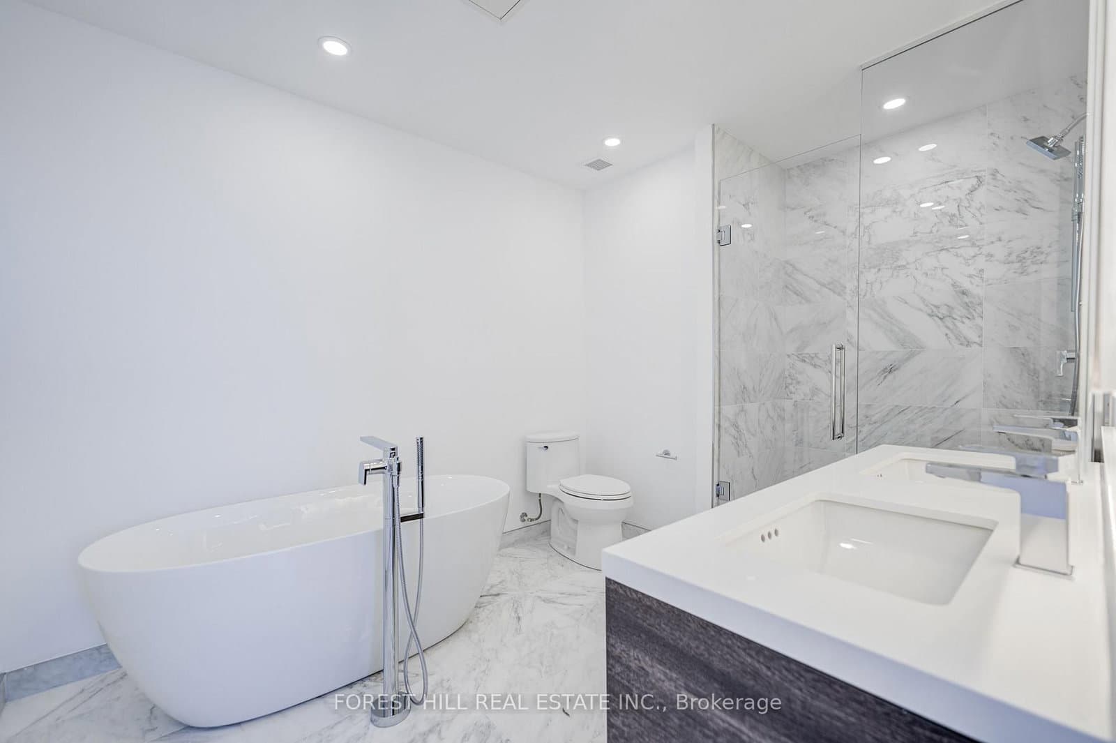 1315 BAY Street, Unit 2202 thumbnail 13