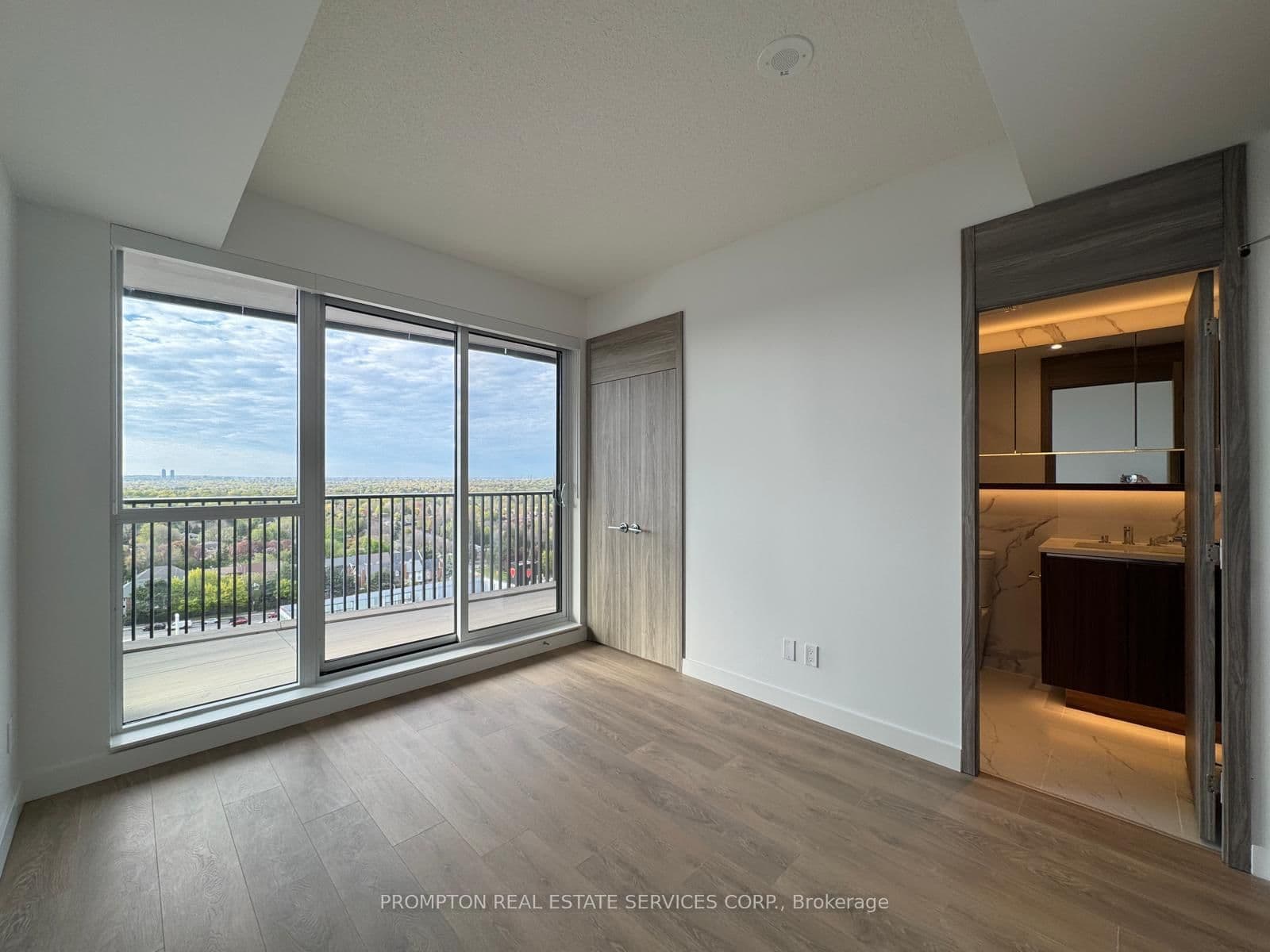 68 Esther Shiner Boulevard, Unit 1611 thumbnail 15