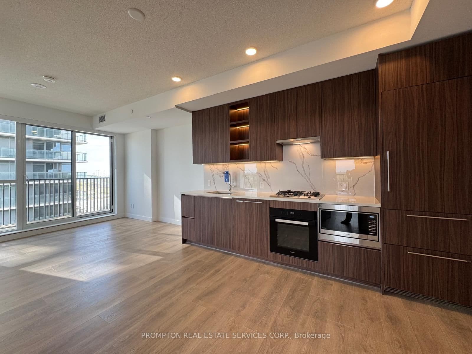 68 Esther Shiner Boulevard, Unit 1611 thumbnail 5