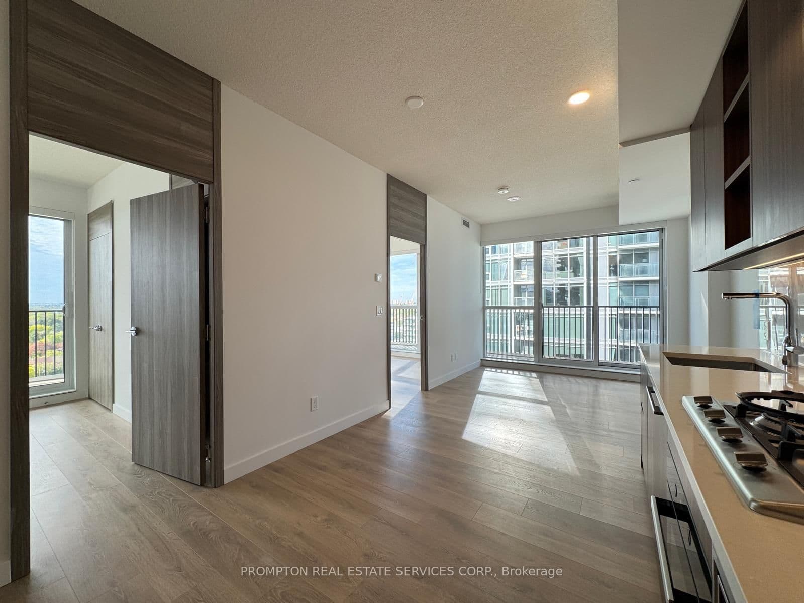 68 Esther Shiner Boulevard, Unit 1611 thumbnail 9