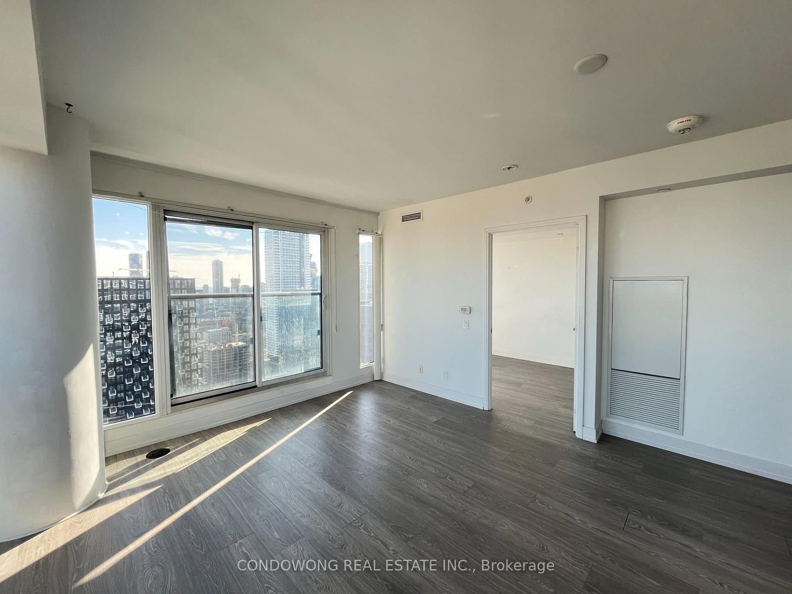 181 Dundas Street E, Unit 3905 thumbnail 5